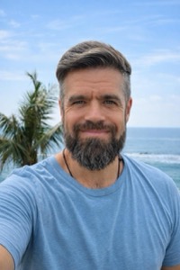Christopher Murray - cognitive hypnotherapist and co-founder of Sansun Group